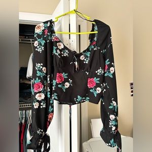 Floral crop top long sleeves